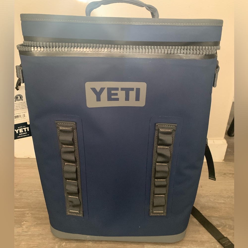 Yeti Hopper 24 backpack cooler, new condition, discontinued style, navy blue